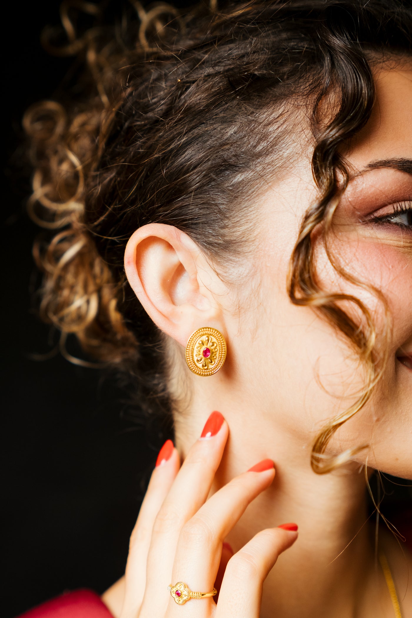 Καρφιά Μενταγιόν TROULIS Aurelia.