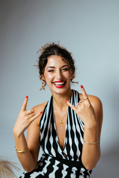 Κολιέ με σταυρό TROULIS με θέμα το ηλιοστάσιο.